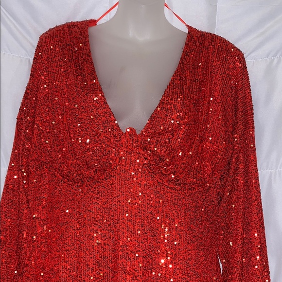 Fashion Nova Kiss Me Under the Moon Red Mini Sequined Dress size 2X - Picture 2 of 6